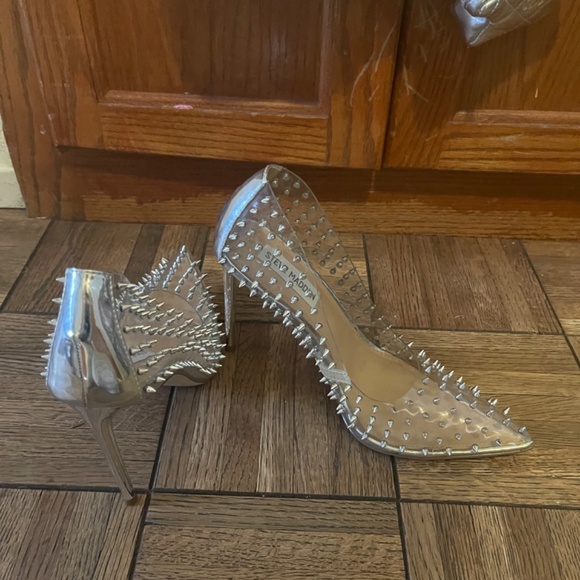 NEW- Steve Madden Clear / Silver Spiked Stiletto Pumps ***6.5 - Picture 13 of 15